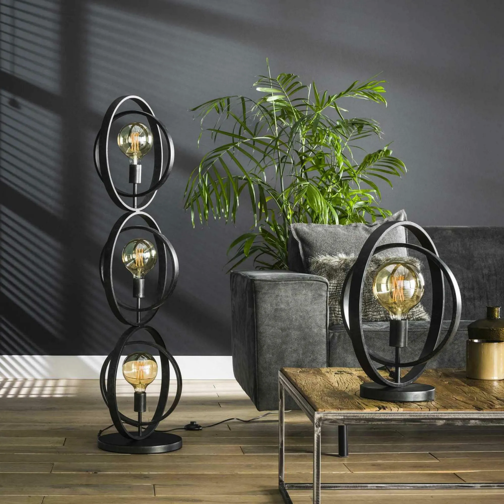 Sonstige Stehleuchte