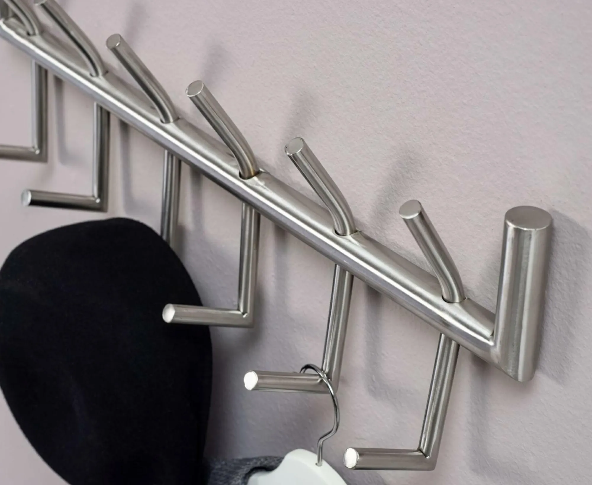 Sonstige Wandgarderobe